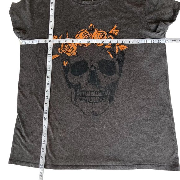 SKULL & ROSES  UNISEX TEE Size Large - Picture 5 of 6